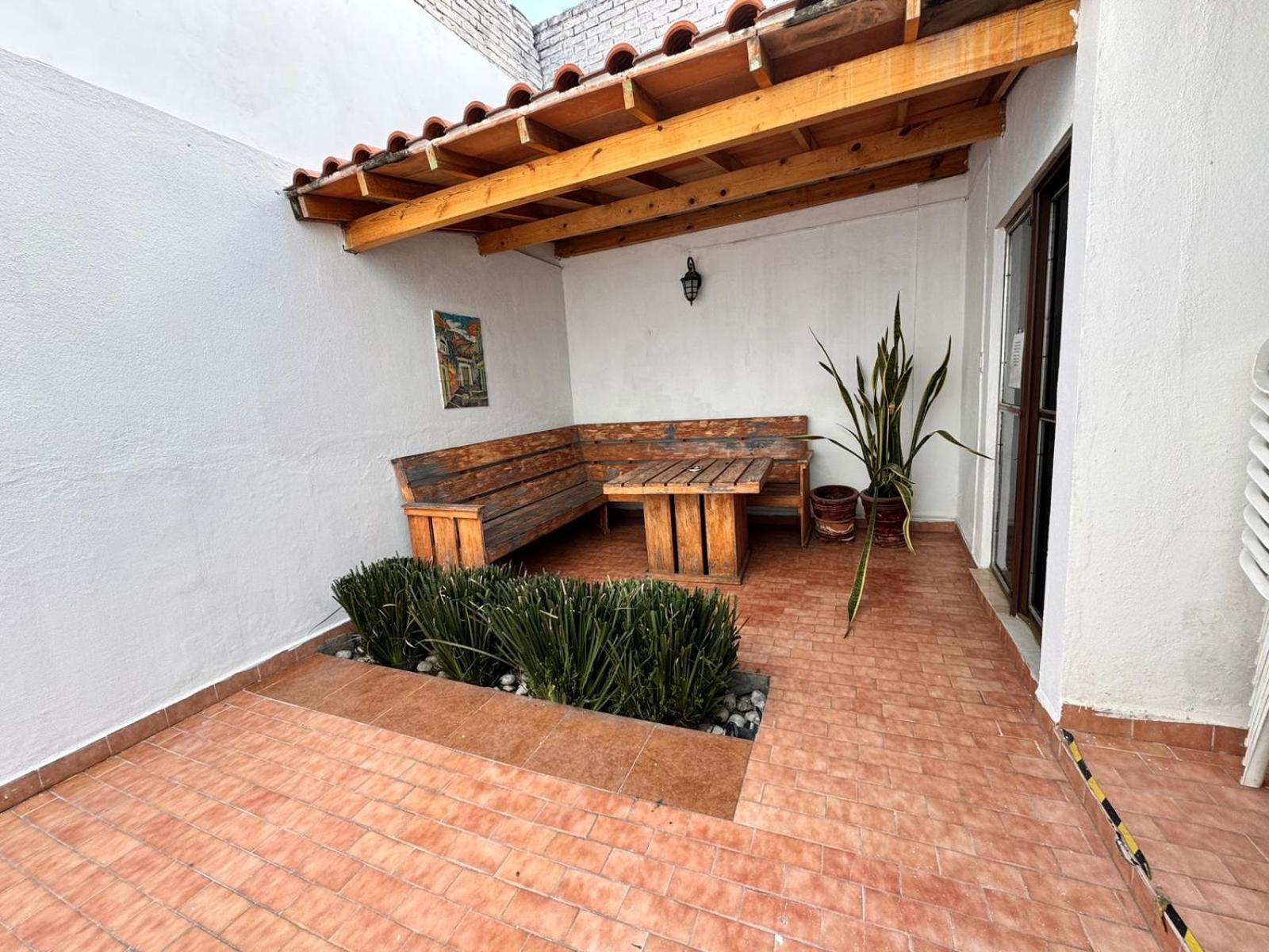 Casona Luciernaga-Casa De Huespedes Guest House Leon Exterior photo